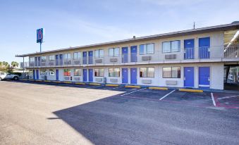 Motel 6 Laredo, TX - South