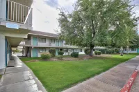 Budgetel Inn & Suites Hotels in Somerton