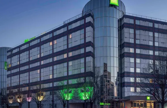 巴黎貝西宜必思尚品酒店