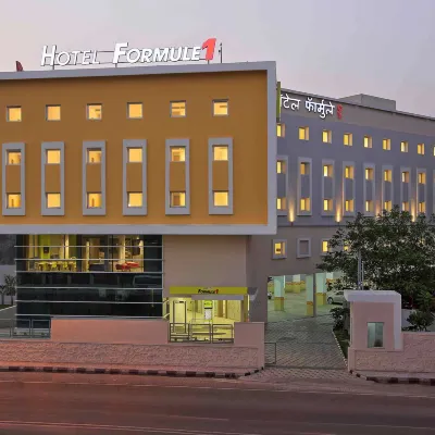 Holiday Inn Express Pune Pimpri Hotels near Bajaj Auto