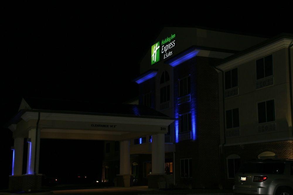 Holiday Inn Express & Suites Nevada, an Ihg Hotel