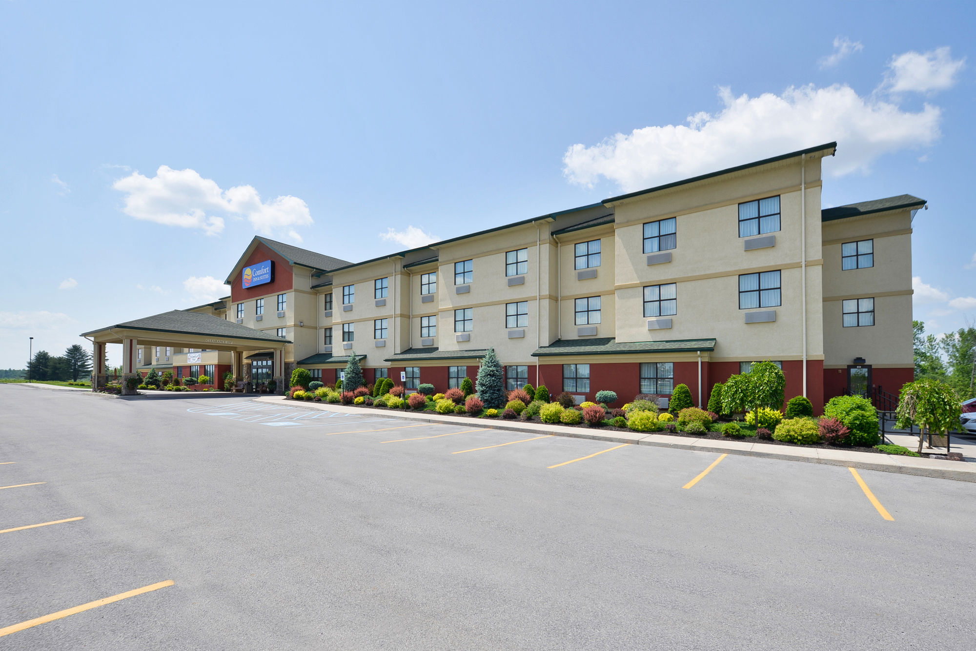 Comfort Inn & Suites Adj to Akwesasne Mohawk Casino