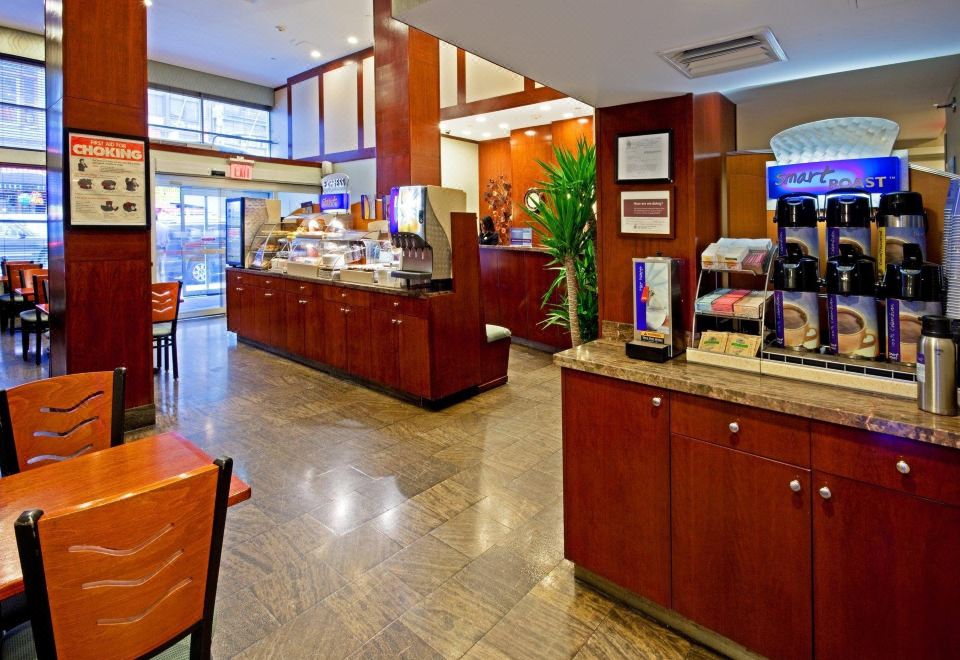 Citadines Connect Fifth Avenue New York Over view