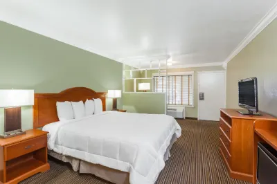 Ramada by Wyndham Anaheim Convention Center Hotels in Anaheim