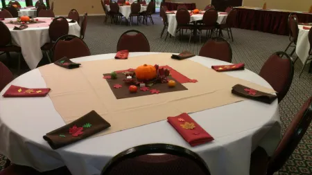 Best Western Plus Sonora Oaks Hotel  Conference Center Отели в г. Таоламн