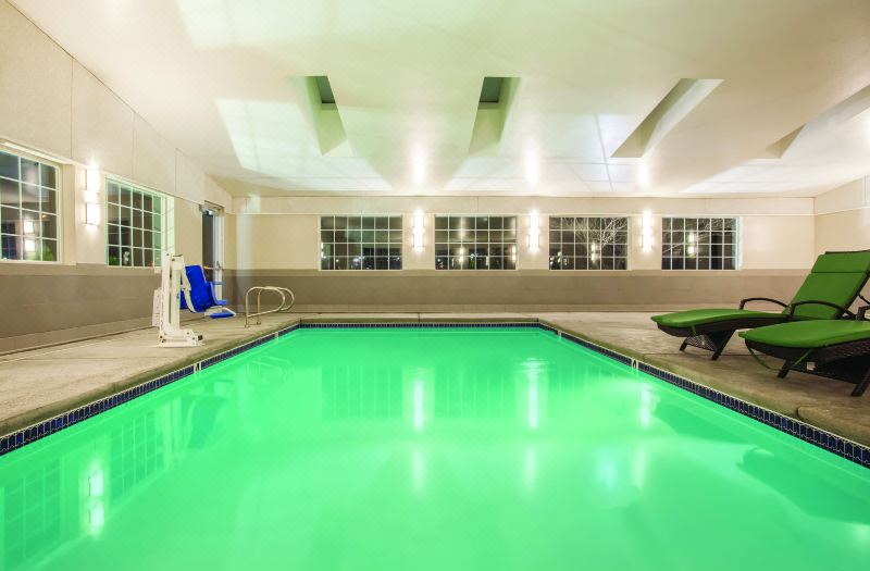 La Quinta Inn & Suites by Wyndham Las Vegas Nellis photo 2