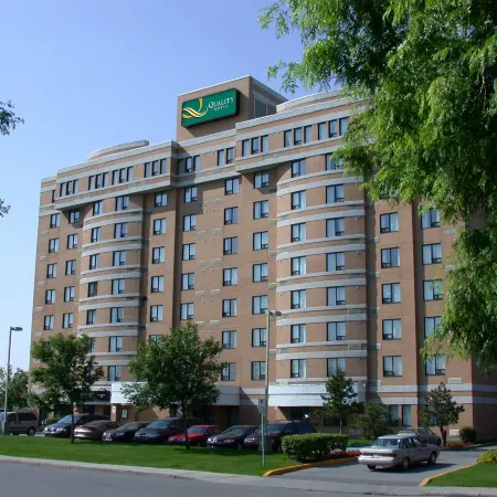 Hampton Inn by Hilton Montreal East Anjou Отели рядом с достопримечательностью «Улица Шербрук»