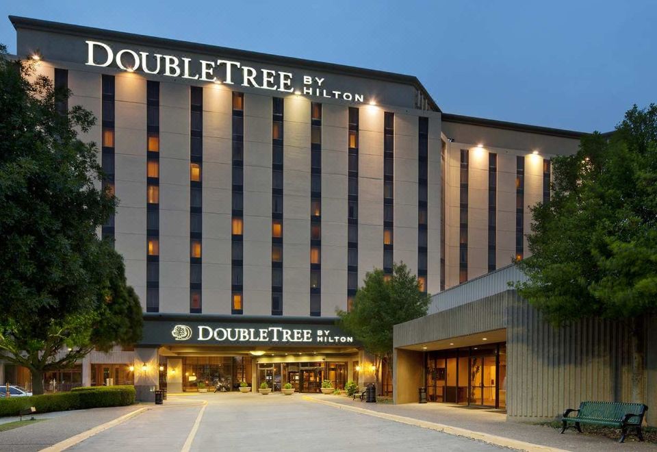 DoubleTree by Hilton Hotel Dallas Near the Galleria