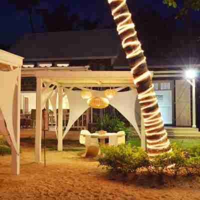 Oasis Villas by Fine & Country Hotel Exterior