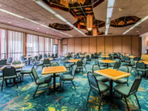 บีชไซด์ โรงแรม แอนด์ สวีทส์ โคโค่ บีช - พอร์ต คานาเวอรัล โรงแรมในโคโค่บีช