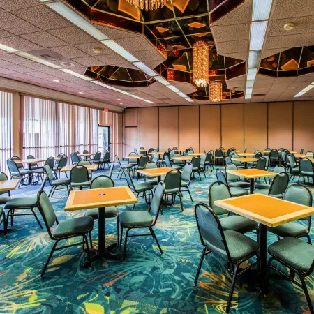 Beachside Hotel & Suites