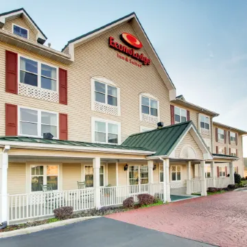 Econo Lodge Inn & Suites