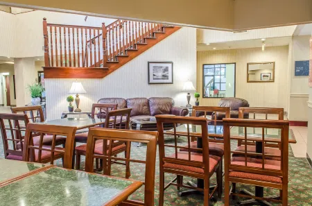 Comfort Suites Near Penn State - State College, PA