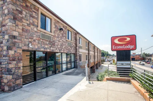 Days Inn by Wyndham Jersey City / NYC Area Hotels in Hoboken