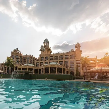 The Palace of the Lost City at Sun City Resort Отели рядом с достопримечательностью «amphitheatre»