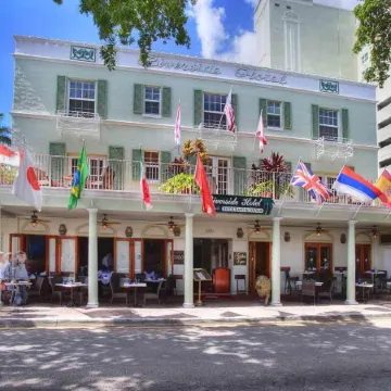 Riverside Hotel Отели рядом с достопримечательностью «Museum of Discovery and Science»