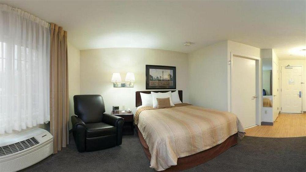 Sonesta Simply Suites Cleveland North Olmsted