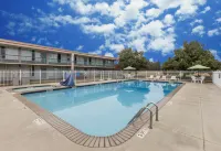 Quality Inn & Suites McDonough South I-75 Hotels in McDonough