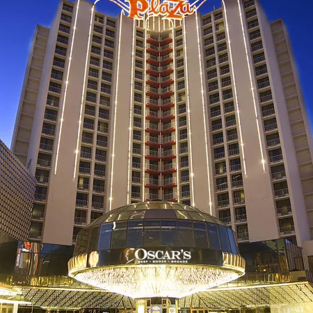 Plaza Hotel & Casino Отели рядом с достопримечательностью «Пешеходная торгово-развлекательная аллея Фремонт-Экспириенс»