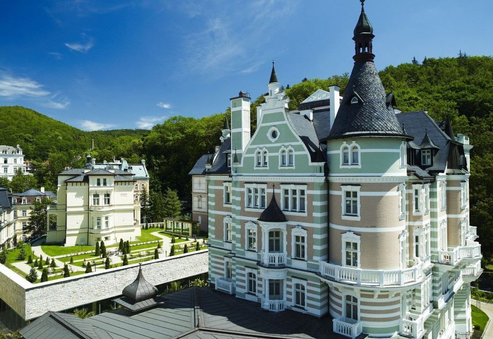 hotel overview picture