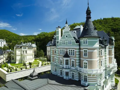 Savoy Westend Hotel Các khách sạn gần Hot Spring Colonnade