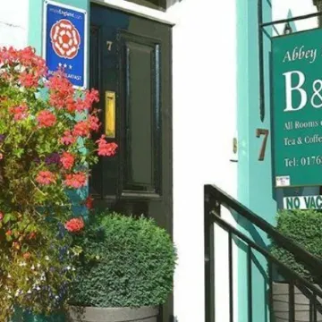 Abbey House B & B Отели рядом с достопримечательностью «Пенрит Касл»