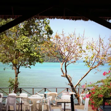 Phi Phi Cozy Seafront Resort