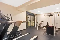 Ramada by Wyndham Tukwila Southcenter - Gym