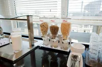 Holiday Inn Express AMSTERDAM - SLOTERDIJK STATION by IHG - breakfast