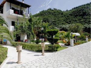 Villa Dimitris Apartments & Bungalows by Imagine Lefkada