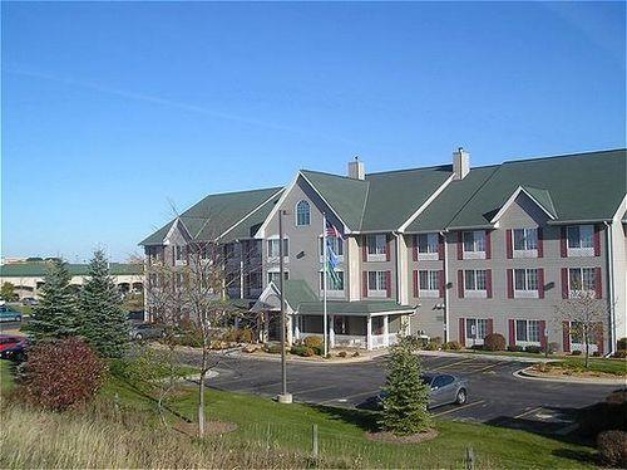 Country Inn & Suites by Radisson, West Bend, WI