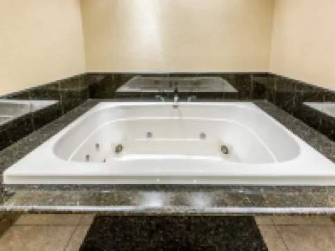 エコノ ロッジ イン & スイーツ フォールブルック ダウンタウン フォールブルックのホテル