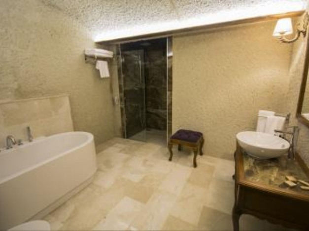 Artemis Cave Suites