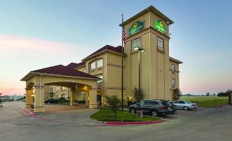 La Quinta Inn & Suites by Wyndham Alvarado