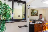 Econo Lodge Long Beach I-405 - breakfast