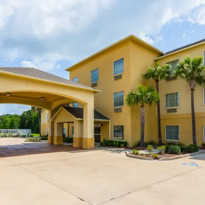 Comfort Inn & Suites Scott-West Lafayette Hotels near Neyland Park