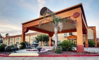 Econo Lodge Inn & Suites