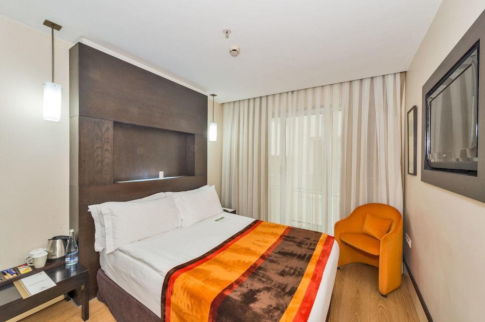 Hotel Beyaz Saray (The Hotel Beyaz Saray)