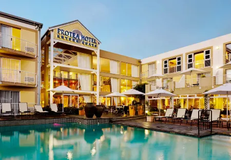 Protea Hotel Knysna Quays Отели в г. Книсна