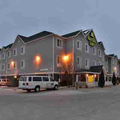 MainStay Suites Fargo - I-94 Medical Center Hotel Exterior