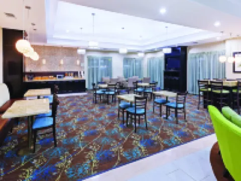 La Quinta Inn & Suites by Wyndham Marshall Hotels in Harrison County