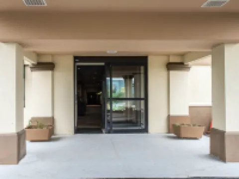 米爾霍爾-拉馬爾凱藝酒店 克林頓縣酒店