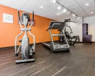 佩爾城靠近洛根馬丁湖的康福特套房 - 健身室/gym room