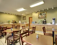 Quality Inn & Suites Pearl-Jackson Hotels in Pearl