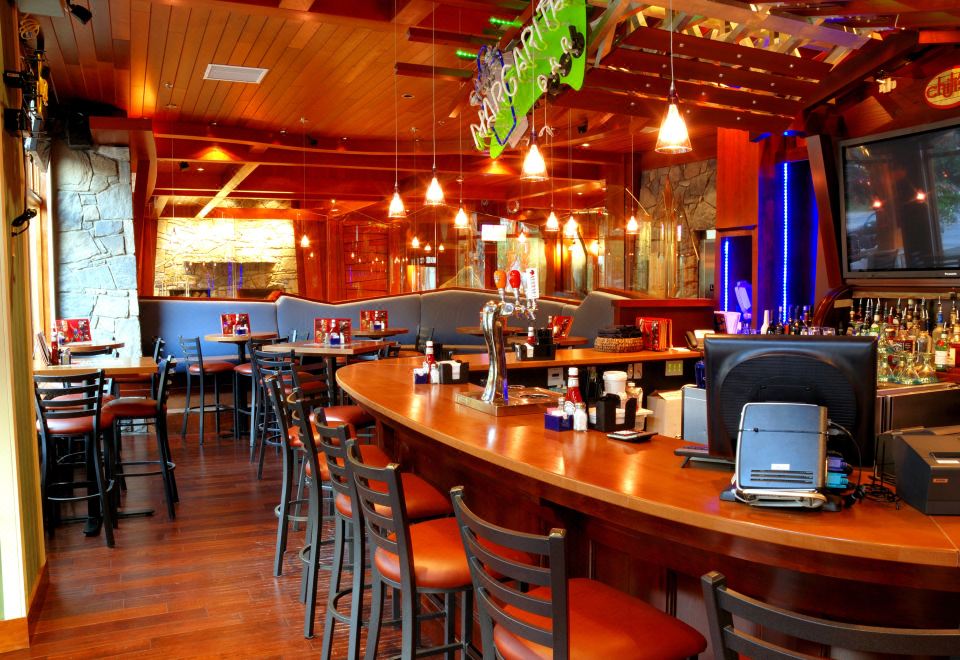 2. 폭스 호텔 & ..