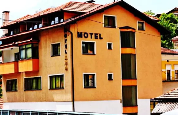 加爾尼阿壩汽車旅館