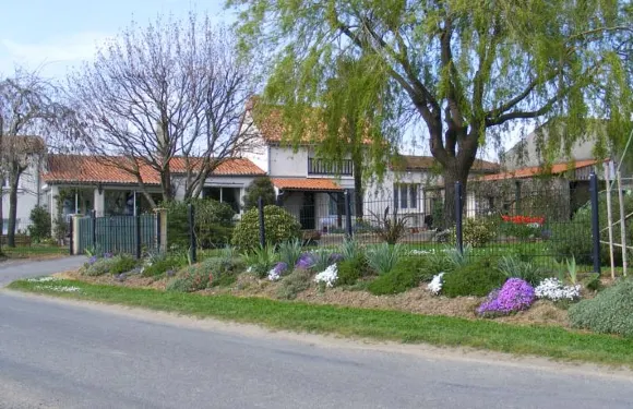 盧瓦爾藤蔓客房酒店