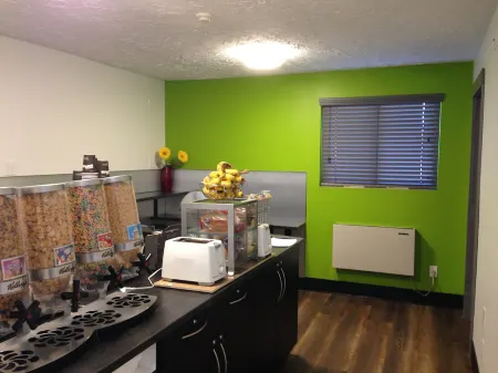 Coastal Inn Moncton/ Dieppe Отели в г. Дьеп