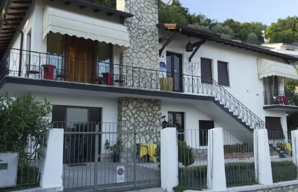 德羅斯住宿加早餐旅館