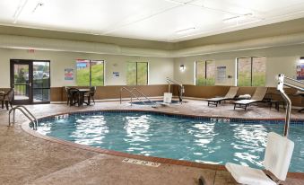 Comfort Suites Bridgeport - Clarksburg